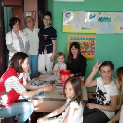 Volonteri Crvenog križa čitali bolesnoj djecigall-4