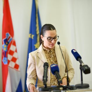 Ministar Ćorić u Kninu: Izglasavanje Zakona o Parku prirode Dinara u ranu jesengall-7