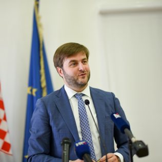 Ministar Ćorić u Kninu: Izglasavanje Zakona o Parku prirode Dinara u ranu jesengall-0