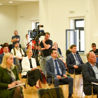 Ministar Ćorić u Kninu: Izglasavanje Zakona o Parku prirode Dinara u ranu jesengall-10