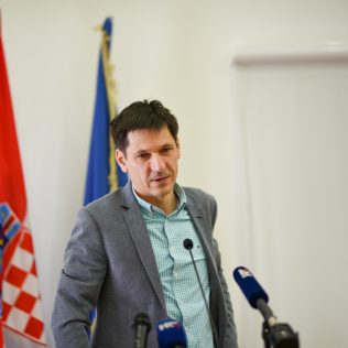 Ministar Ćorić u Kninu: Izglasavanje Zakona o Parku prirode Dinara u ranu jesengall-5
