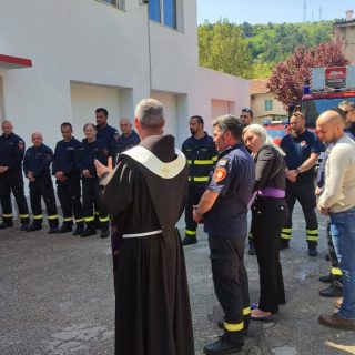 Kninski vatrogasci obilježili Dan vatrogastva; Od Grada dobili nova vatrogasna odijelagall-3