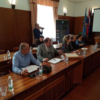 Na sastanku poljoprivrednika i europarlamentarke Petir u Kninu izneseno puno problema, ali i prijedloga za njihovo rješavanjegall-2