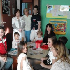 Volonteri Crvenog križa čitali bolesnoj djecigall-3