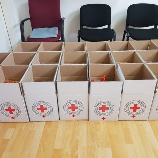 U pola godine kninski Crveni križ podijelio deset tisuća paketa; Podjela paketa se nastavljagall-1