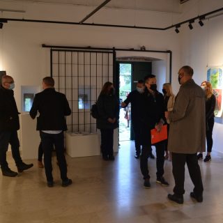 Na tvrđavi otvorena izložba „Odabrana djela iz suvremene grafičke zbirke Franjevačkog muzeja i Galerije Gorica – Livno“gall-0