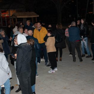 Foto: U Kninu održan prosvjed protiv „ausvajsa“ – skupilo se 150 ljudi; Prosvjed se nastavlja sutragall-18