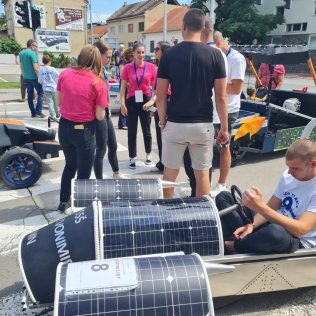 Kninski srednjoškolci osvojili drugo mjesto na utrci solarnih vozila SOELA u Siskugall-0